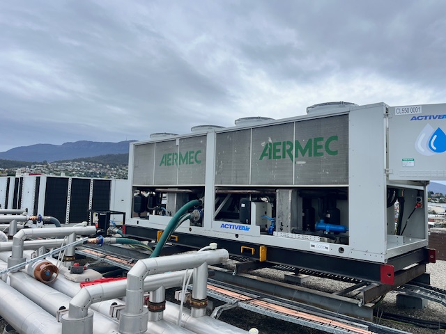 Active Air was contacted to provide a swift solution, delivering a temporary reverse cycle chiller that could handle both the summer months and potential delays into winter. Active Air promptly shipped the complete chiller solution to Hobart